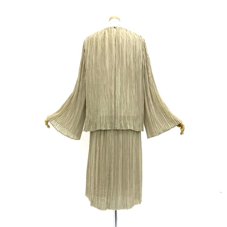 HYKE ハイク RANDOM PLEATED SKIRT  2022SS HYKE ハイク RANDOM PLEATED SKIRT 2022SS