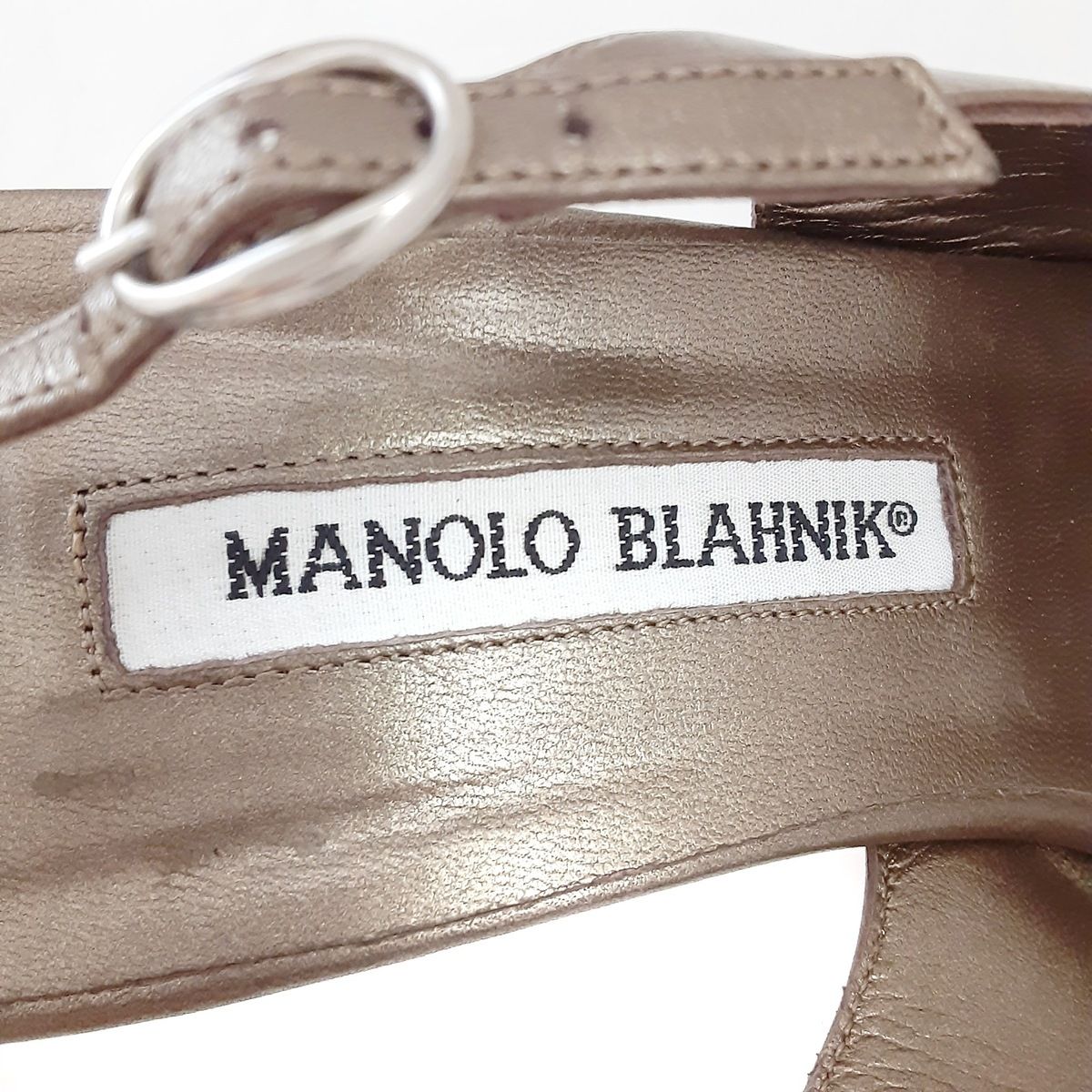 MANOLO BLAHNIK(マノロブラニク) サンダル 37 レディース - ブロンズ