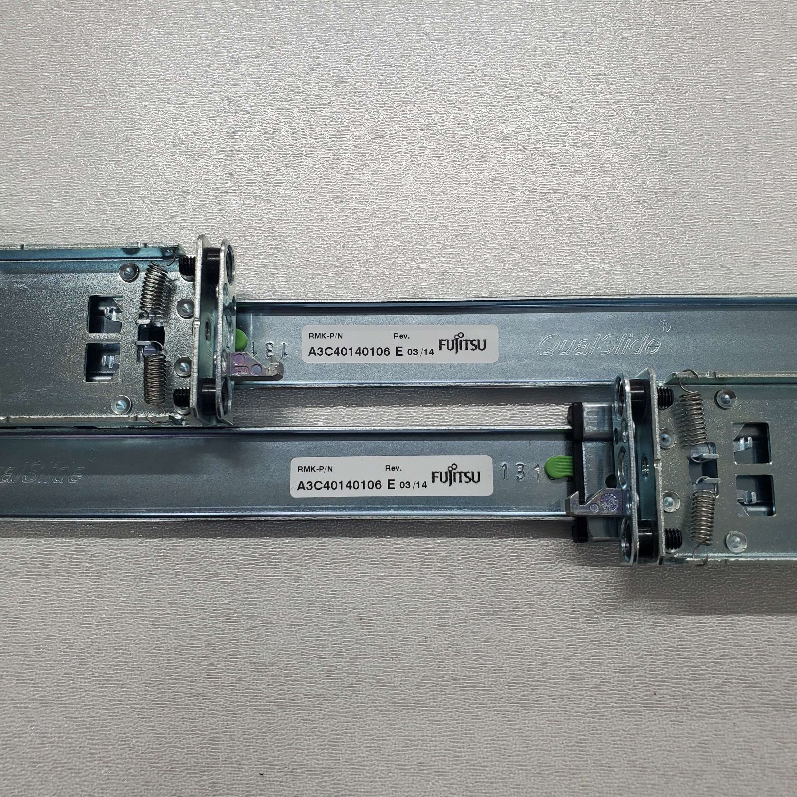 Fujitsu A3C40140106 Primergyサーバー用 ラックレール Primergy RX300