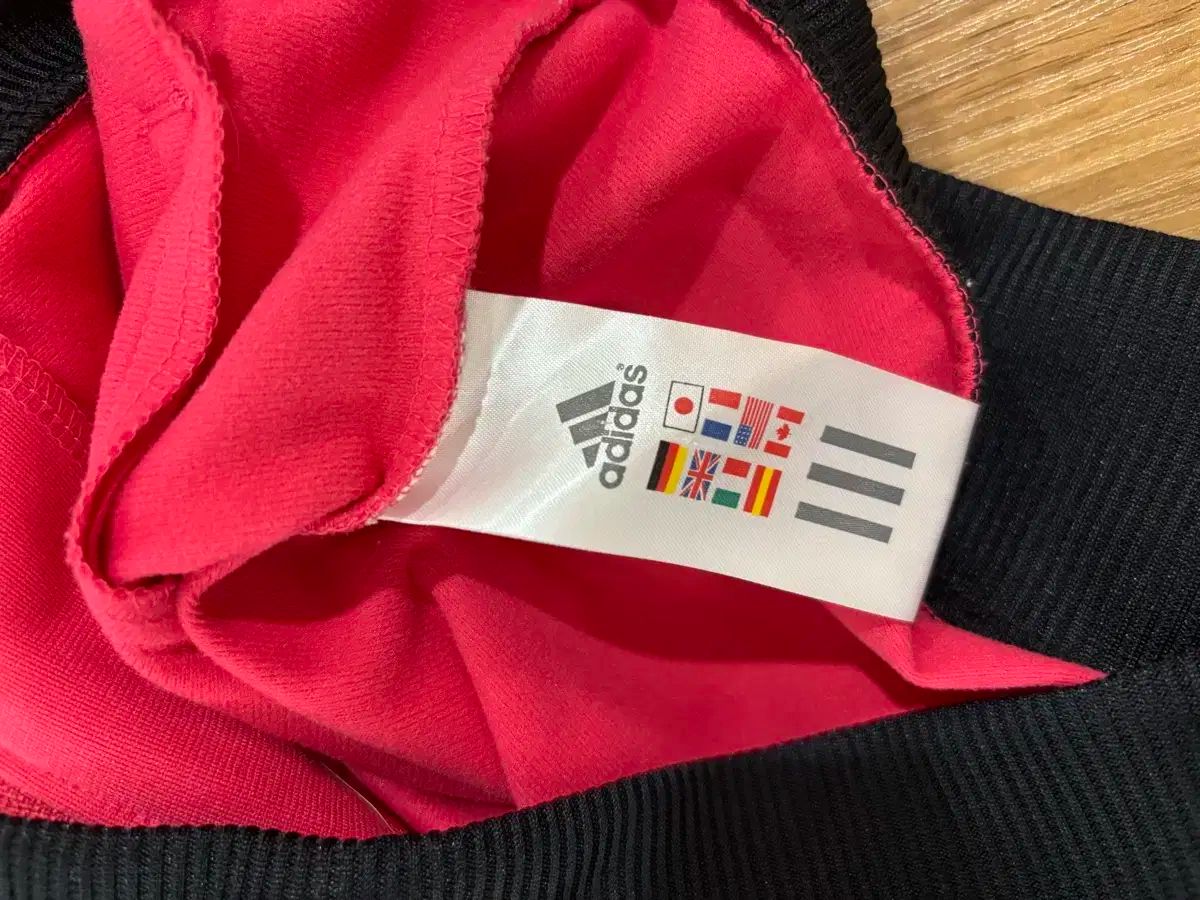 adidas アディダス