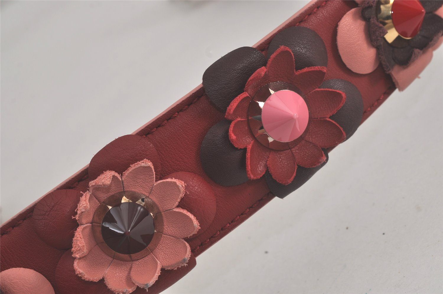 フェンディ ストラップユー レザー 編み込み ショルダーストラップ YM3