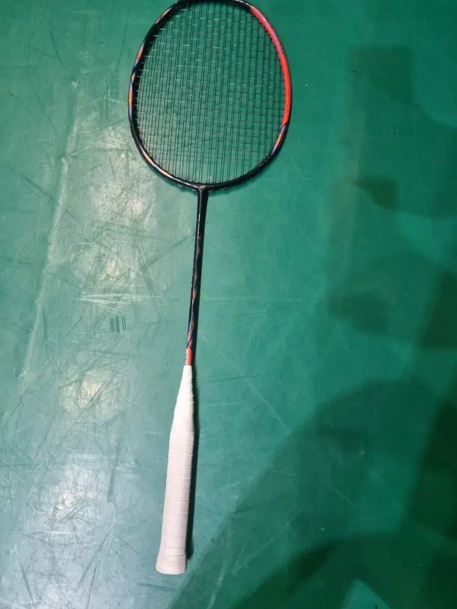 ヨネックス　YONEX 　アストロクス77PRO　中古品 YONEX(ヨネックス) / ASTROX 77 PRO/アストロクス77プロ