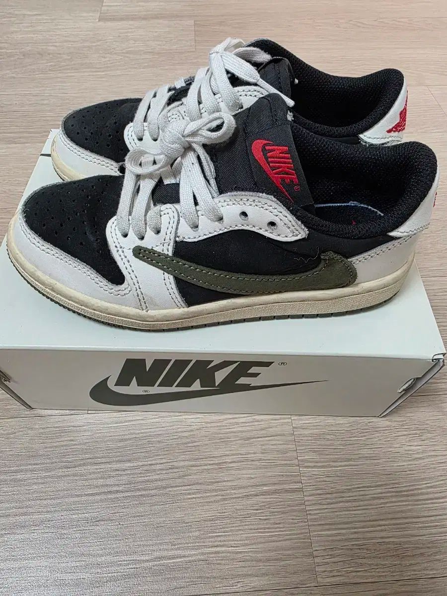 180 NIKE ナイキ エアー ジョーダン 1 x スコット ミディアムオリーブ