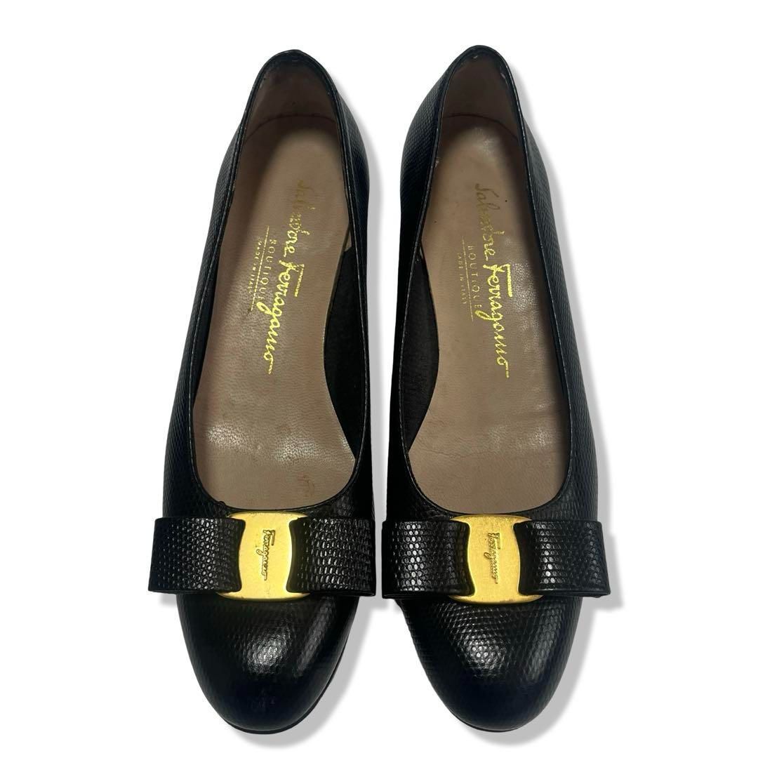 サルヴァトーレ フェラガモ ヴァラ リボン リザード パンプス