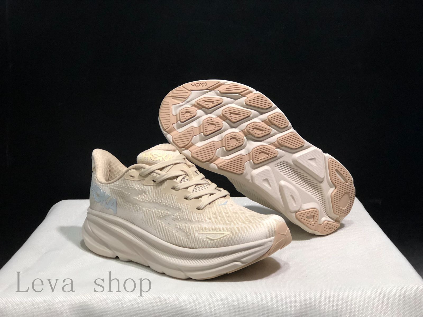 クリフトン9 HOKA