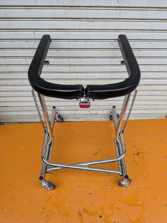 送料無料 一部地域を除く ワケアリ 星光医療器製作所 アルコーDX デラックス 歩行器 KM-25-1016-09