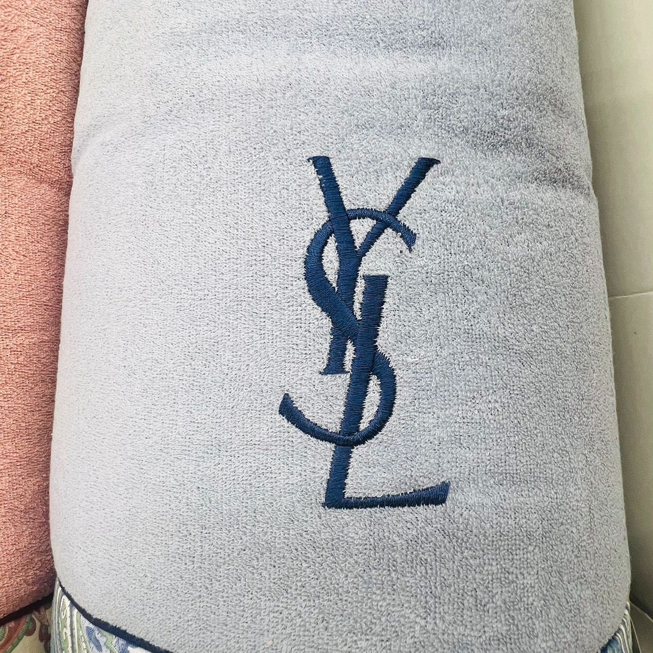 新品未使用　イヴサンローラン　軽くて心地良い肌掛け布団 YSL イヴサンローラン 軽くて心地良い 肌掛け布団 2枚組 - メルカリ