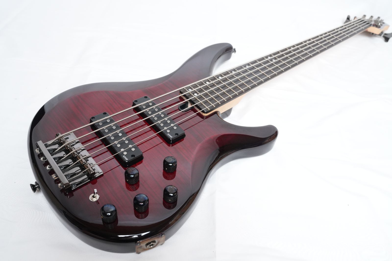 Yamaha エレキベース TRBX605FM 美品 Yamaha エレキベース TRBX605FM 美品 Yamaha TRBX605FM ジャンク