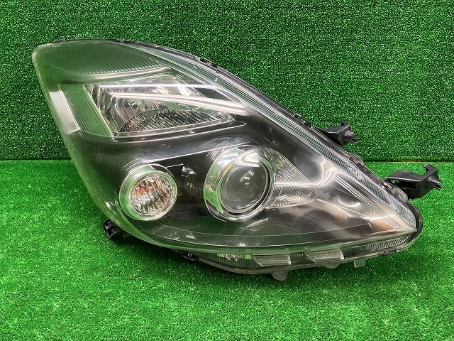 トヨタ　ZGM10/15　アイシス　プラタナ　右ヘッドライト　HID　44-72　W　レベ付き　241204231a