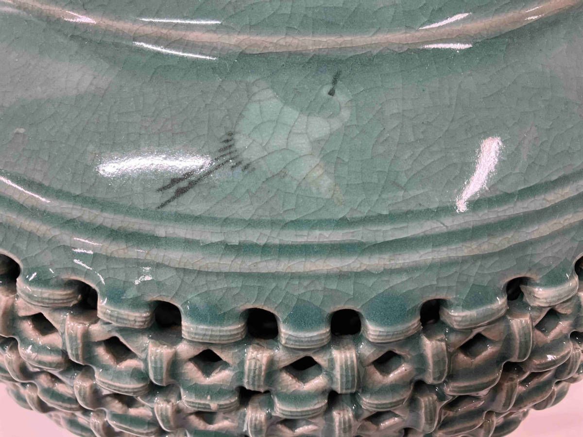 高麗青磁　天眞 壺（高さ40cm）透かし彫り 高麗青磁 天眞 壺（高さ40cm）透かし彫り