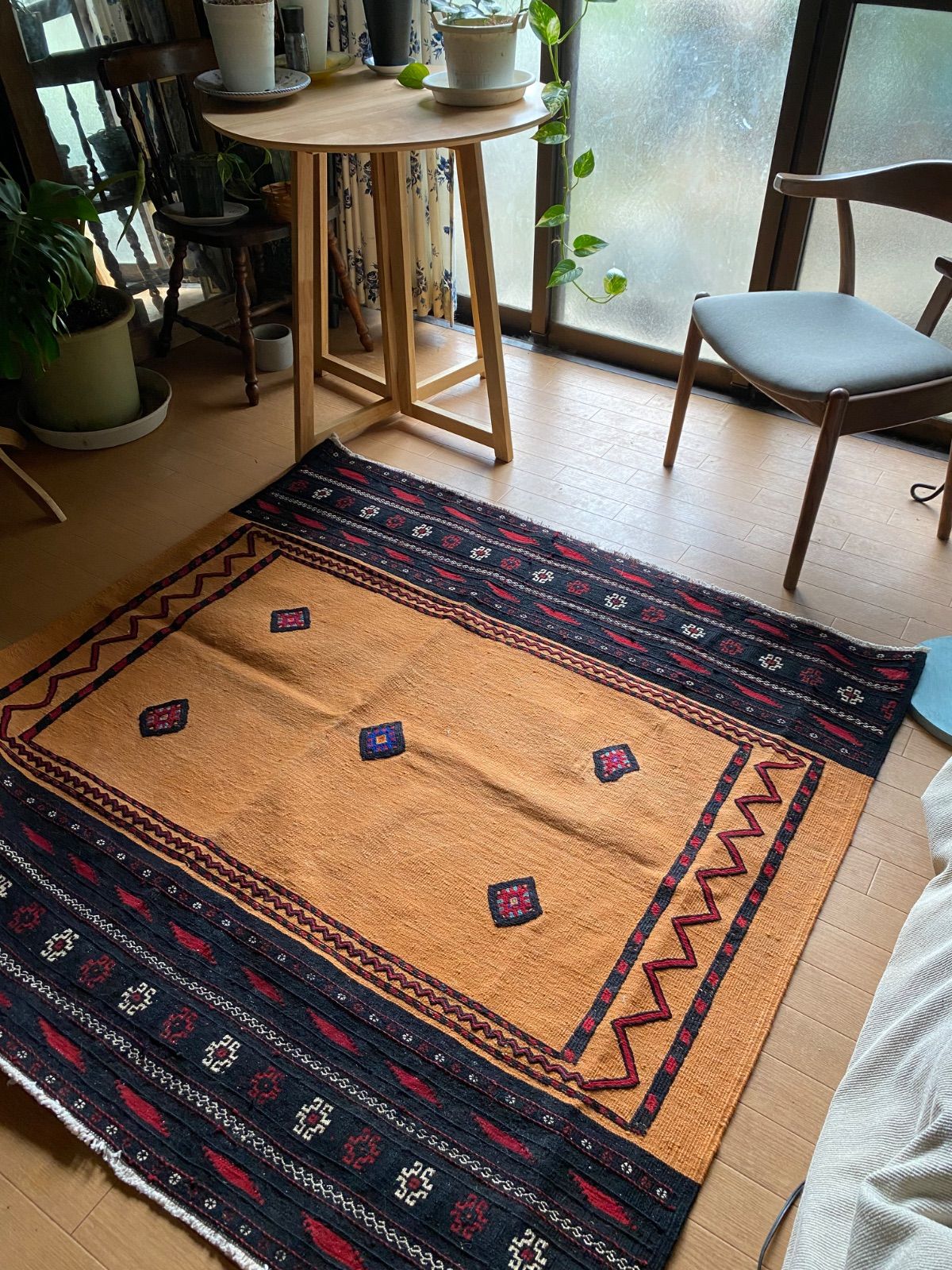 しっかり織られたキリム