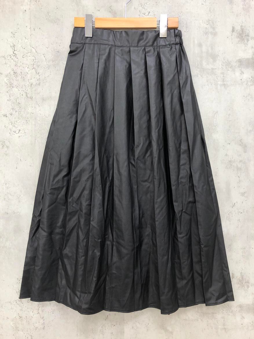 tranoi.トラノイ◇フェイクレザー　ラップスカート黒　プリーツ tranoi トラノイ フェイクレザー ラップスカート黒 プリーツ