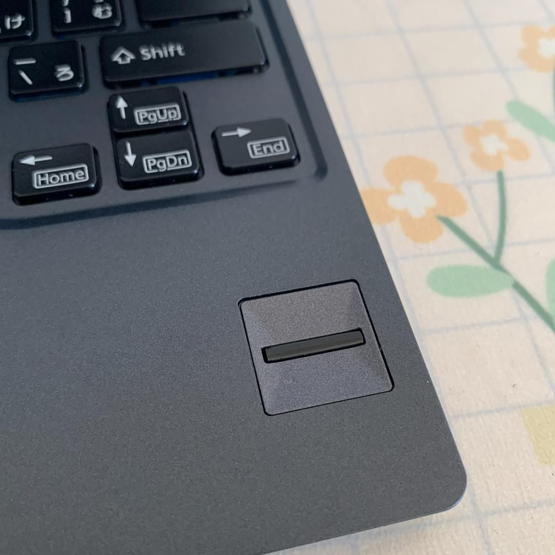 F03C【超軽量】フルHD/Core-i5第7世代/20GB/SSD512G e - メルカリ