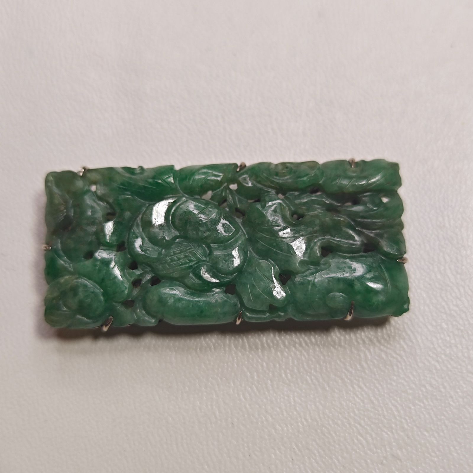 翡翠 帯留 刻印有 k9 wg 作家不明 花デザイン