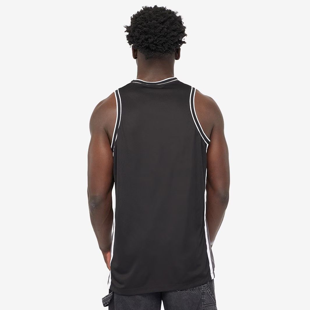 １００％正規品保証！ マクロン ラグビー バーバリアンズ 2025 25 トレーニング シングレット タンクトップ 黒 白 ブラック ホワイト 公式モデル 日本未発売 気に入る