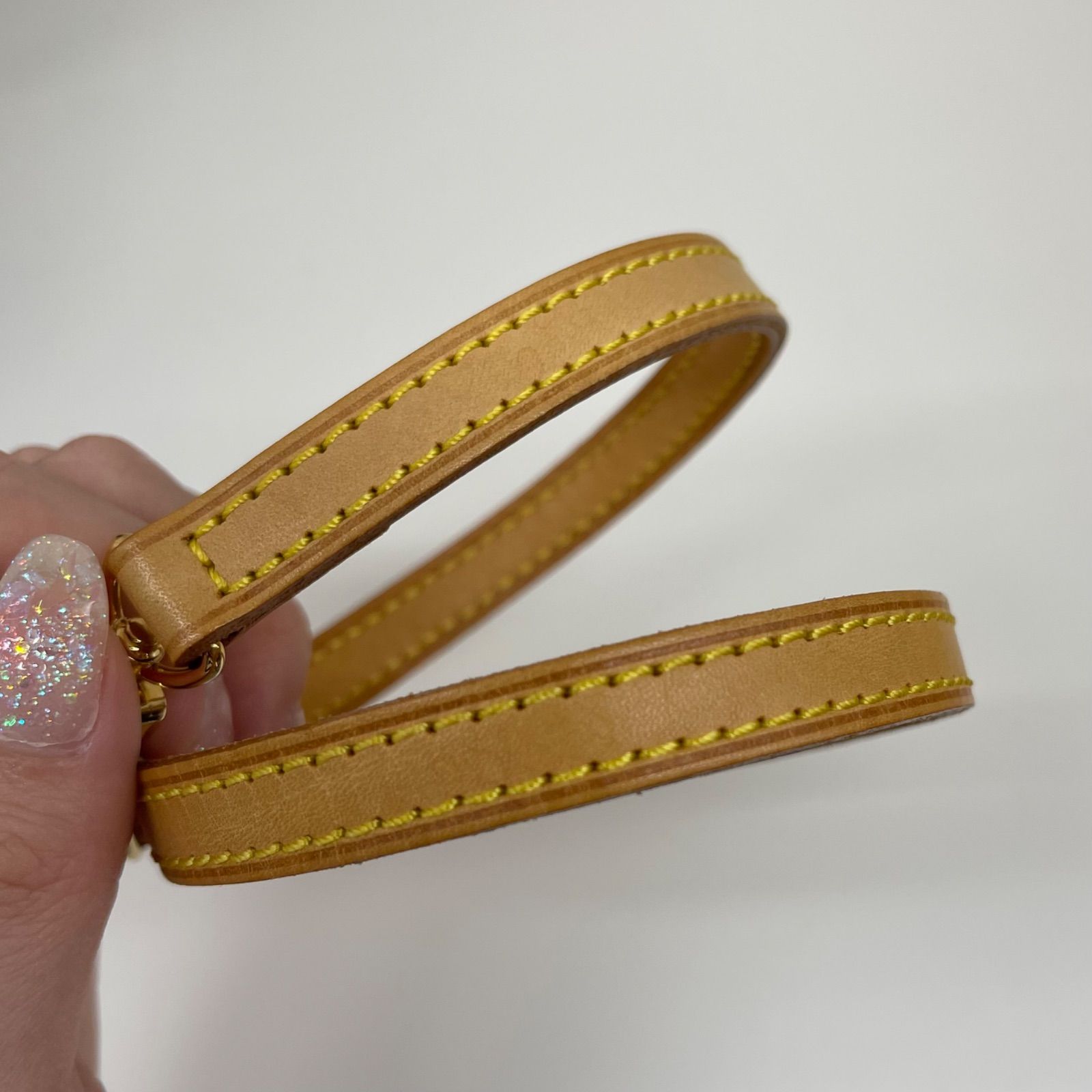 ✨美品✨ルイ ヴィトン 携帯 ネックストラップ ヌメ革 ゴールド