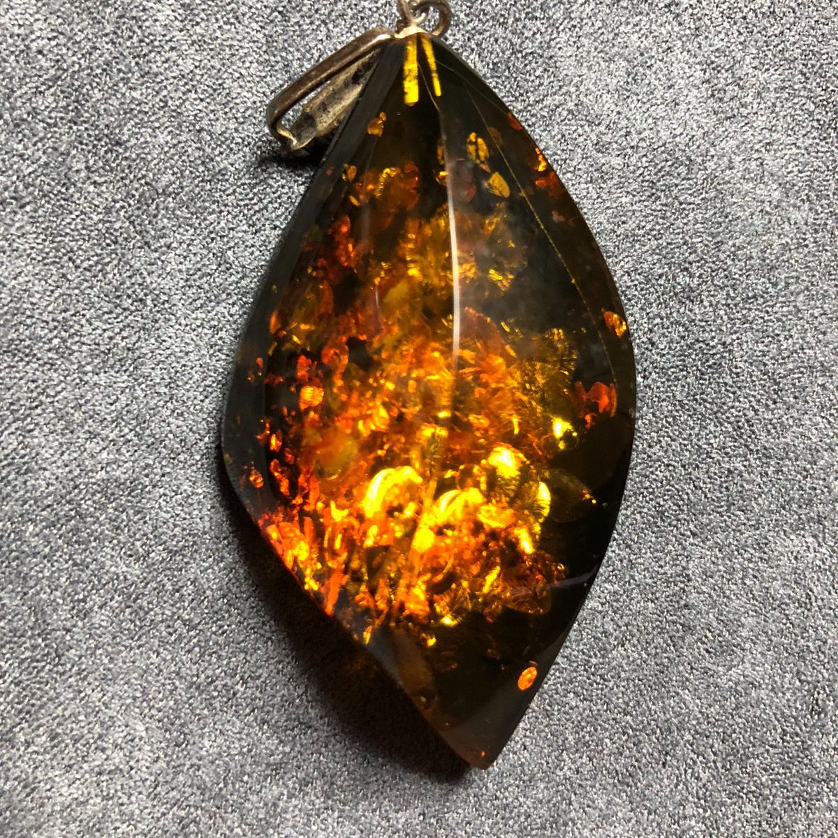 天然琥珀 ペンダントトップ 年代物 骨董品 【公式通販】