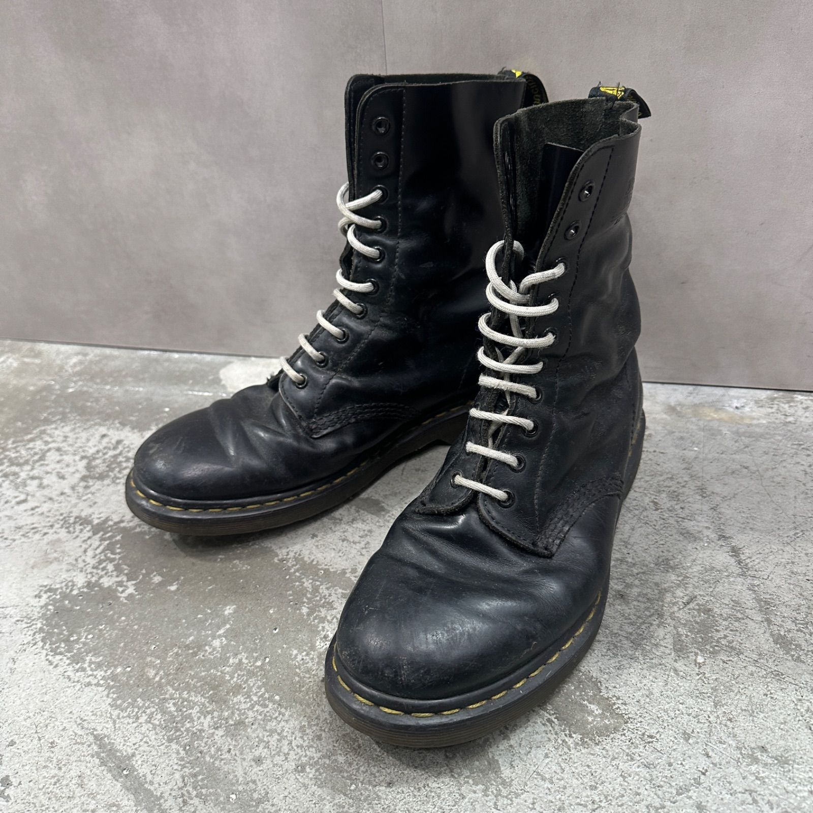 Dr.Martens 10ホール レースアップブーツ 室内撮影に一度使用 ドクター 