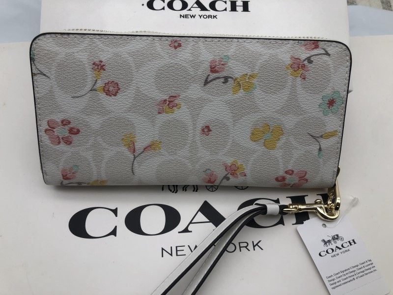 COACH 長財布 コーチ 財布 チョークマルチフローラル オシャレデザイン