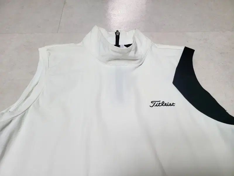 Titleist タイトリスト ウーマンズ ノースリーブゴルフ T シャツ ポール 1161