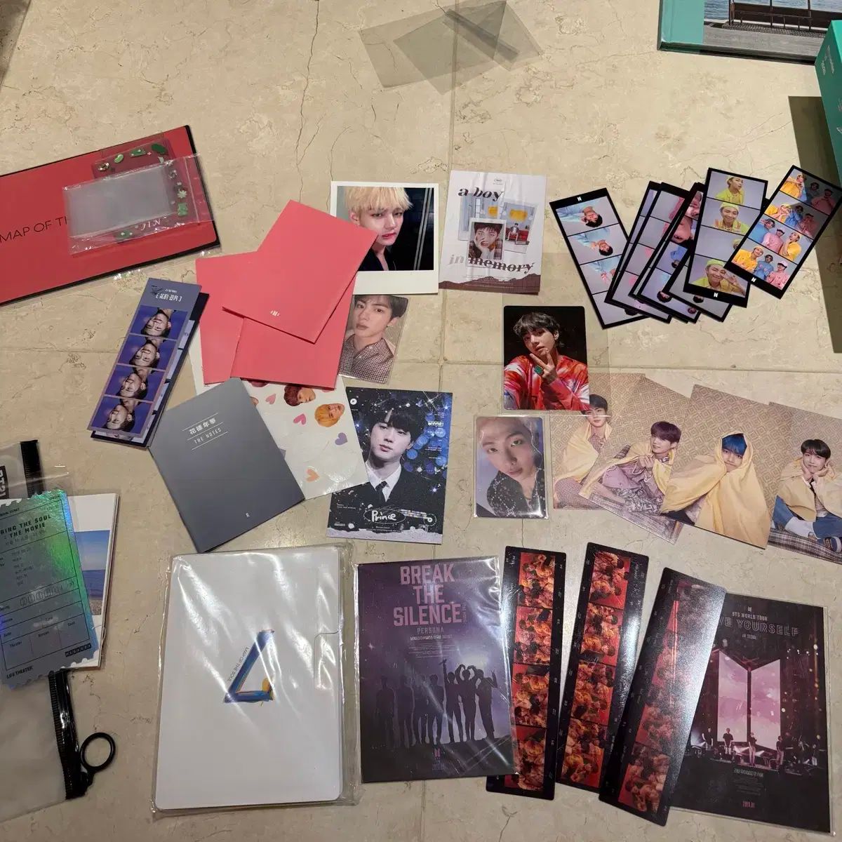 BTS 防弾少年団 バンタン グッズ まとめ売り BTS(防弾少年団・バンタン) グッズ まとめ売り <<起動して