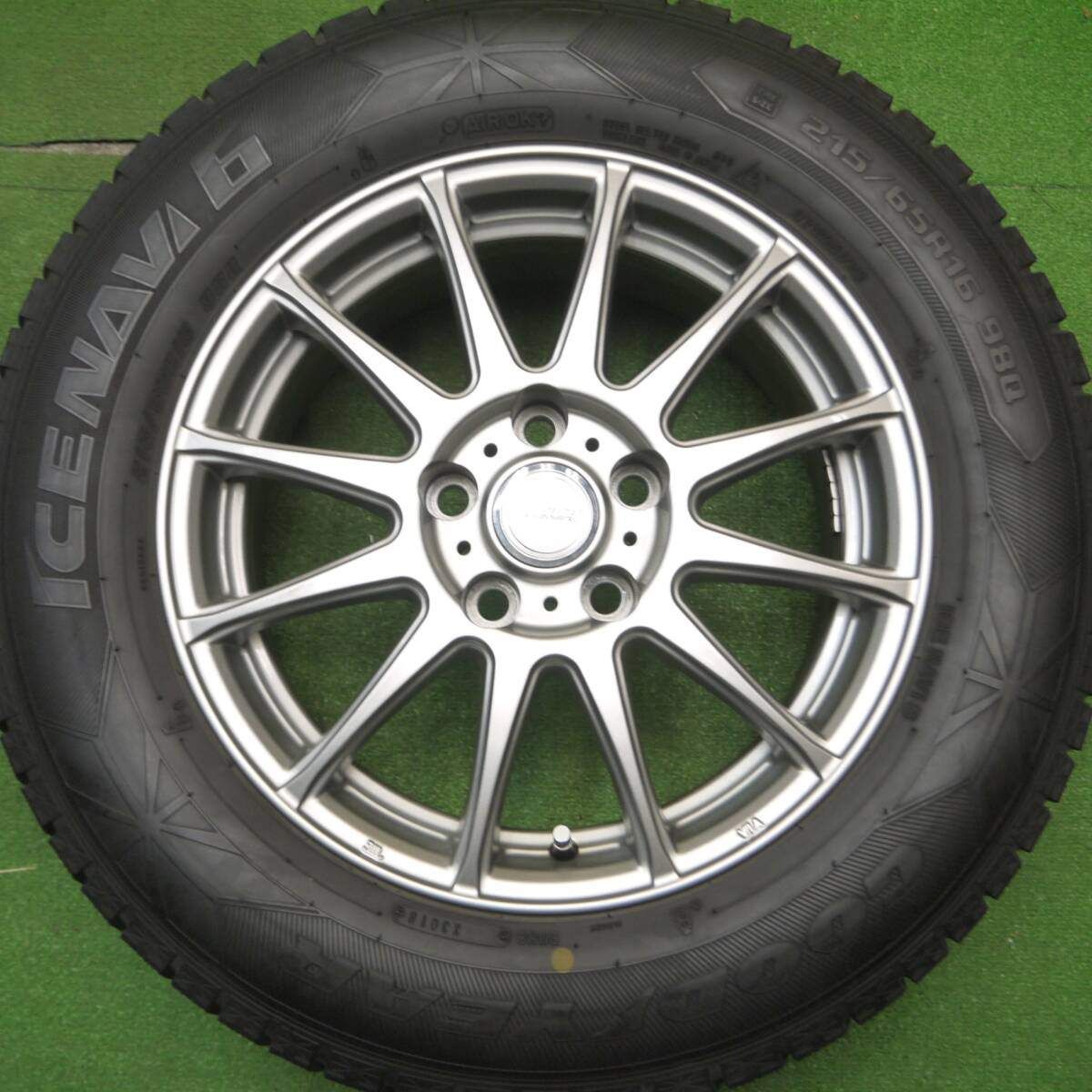 バリ溝！キレイ！9.5分以上☆スタッドレス 215/65R16 グッドイヤー 