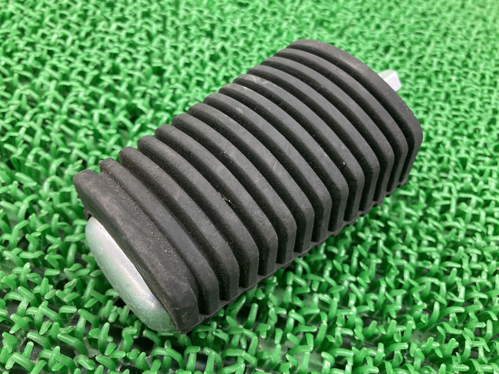 中古 ヤマハ 純正 バイク 部品 V-MAX ステップペグ 純正左右 曲がり