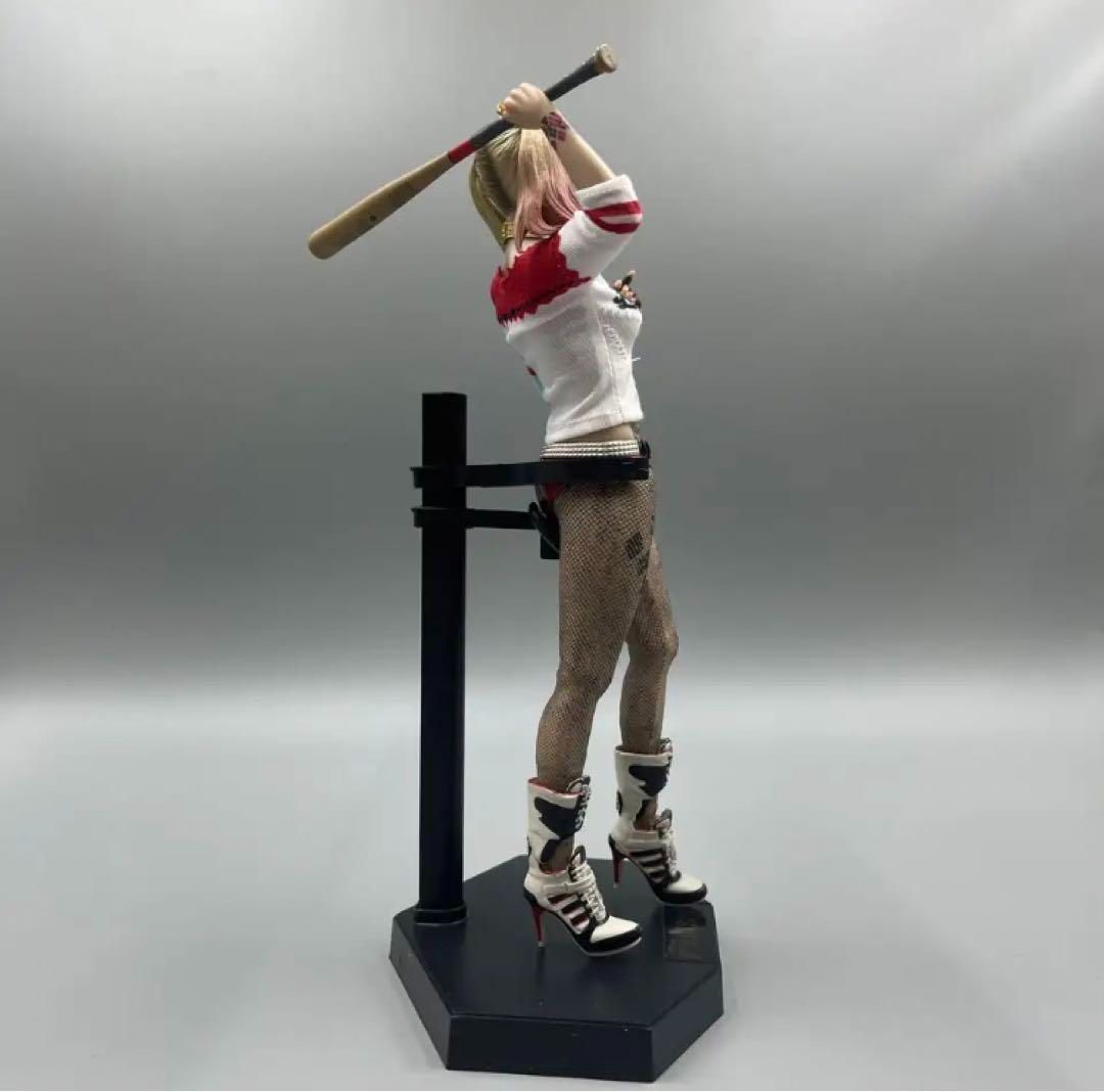 ＤＣコミックス1/6スケールフィギュアハーレイ・クインタイプのホットトイズ ビデオゲーム・マスターピース】『バットマン：アーカム・ナイト』１／６スケールフィギュア  ハーレイ・クイン | 株式会社ホットトイズジャパン, image size:1080x1068