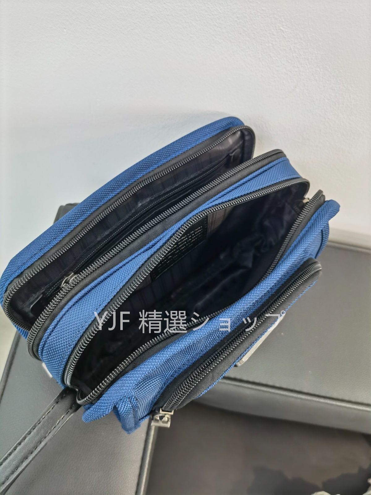 新品✨　TUMI　クラッチバッグ　ネイビーブルー　22104　おしゃれ　日常用　メンズバッグ　多機能　大容量