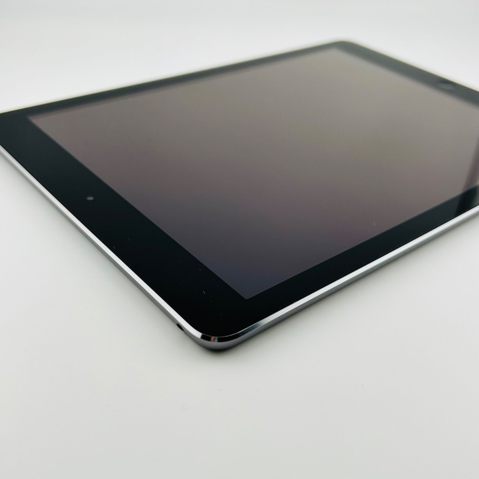 バッテリー良好 iPad Air 第1世代 16GB シルバー Wi-Fiモデル 中古