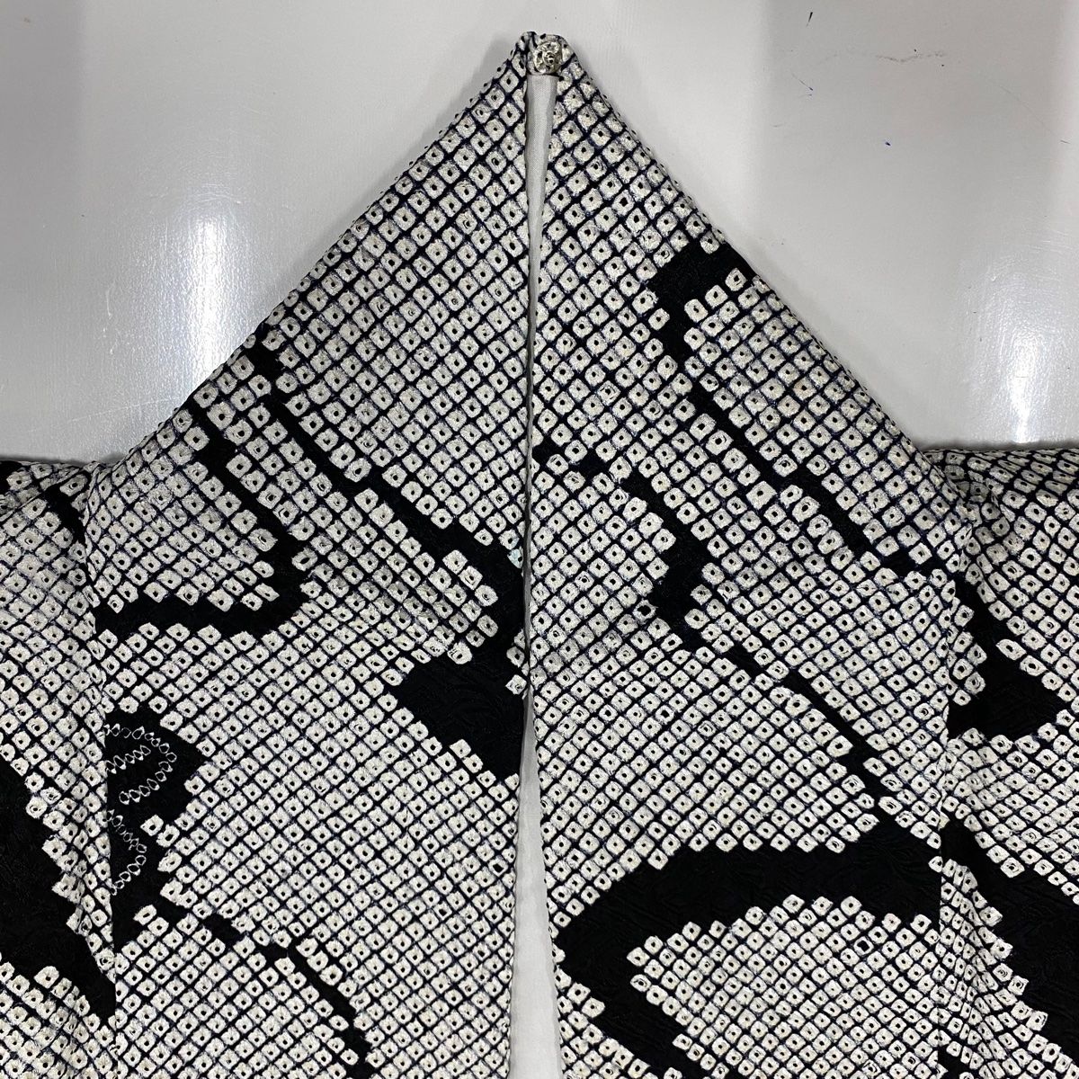 小紋 身丈163cm 裄丈65cm M 袷 草花 流水 総絞り 黒灰 正絹 美品 名品  