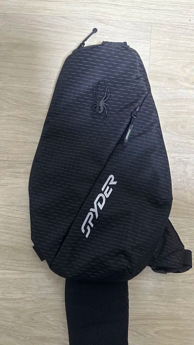 SPYDER スパイダー 六角形 スリングバッグ