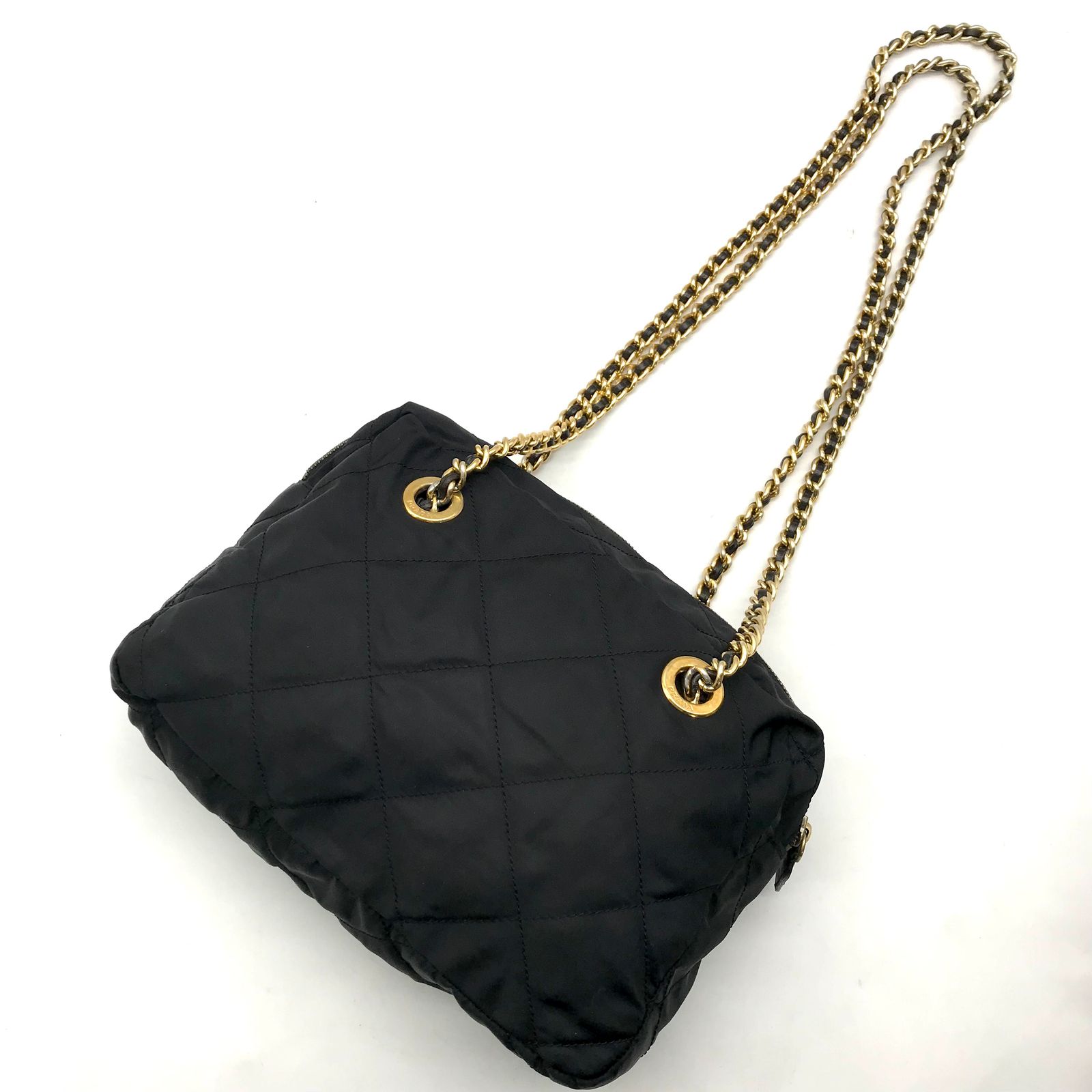 PRADA プラダ ロゴプレート ナイロン キルティング チェーン