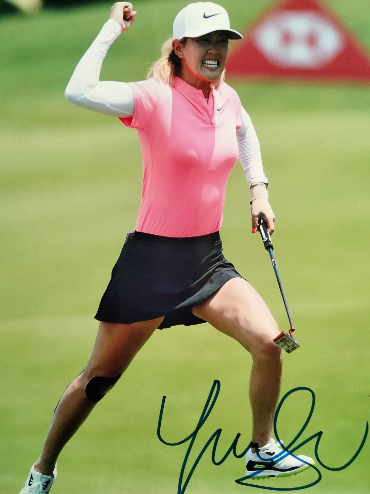 数量は多 ミシェル・ウィー直筆サイン入り超 特大写真…Michelle Wie