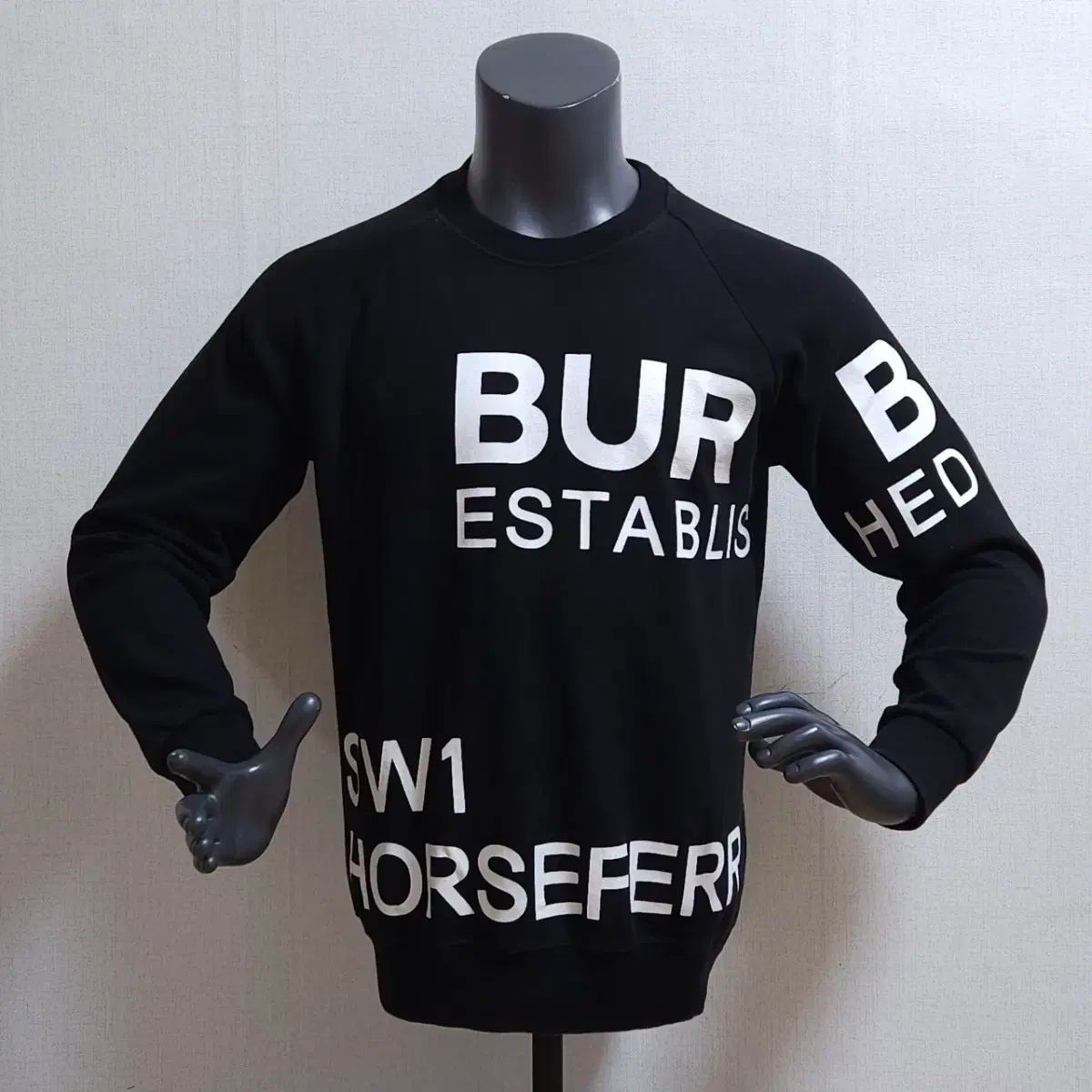 【最終値下げ】BURBERRY ロゴ パーカー 黒 バーバリーBURBERRYパーカーロゴプリント黒 プルオーバー BURBERRY