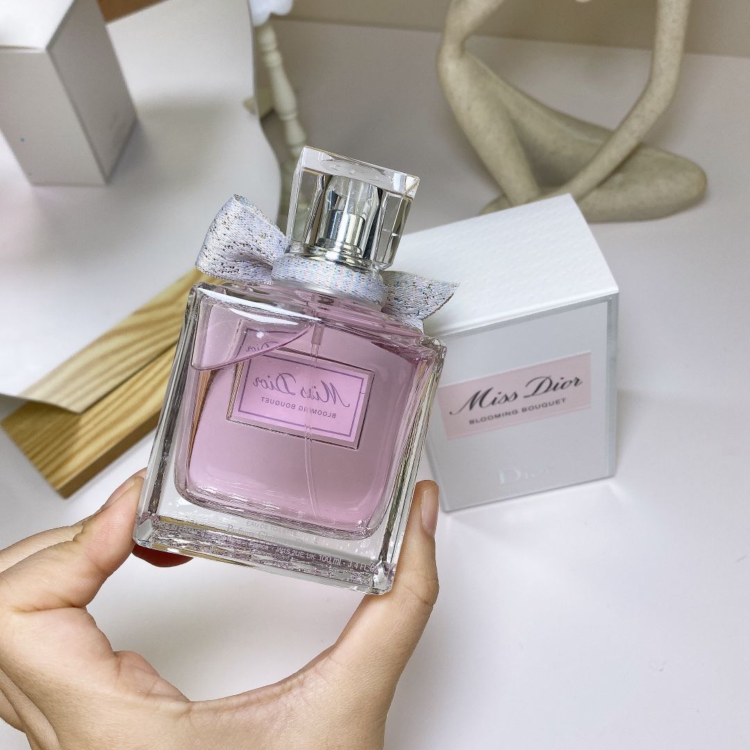 Dior ミス ディオール シェリー ブルーミング ブーケ エード