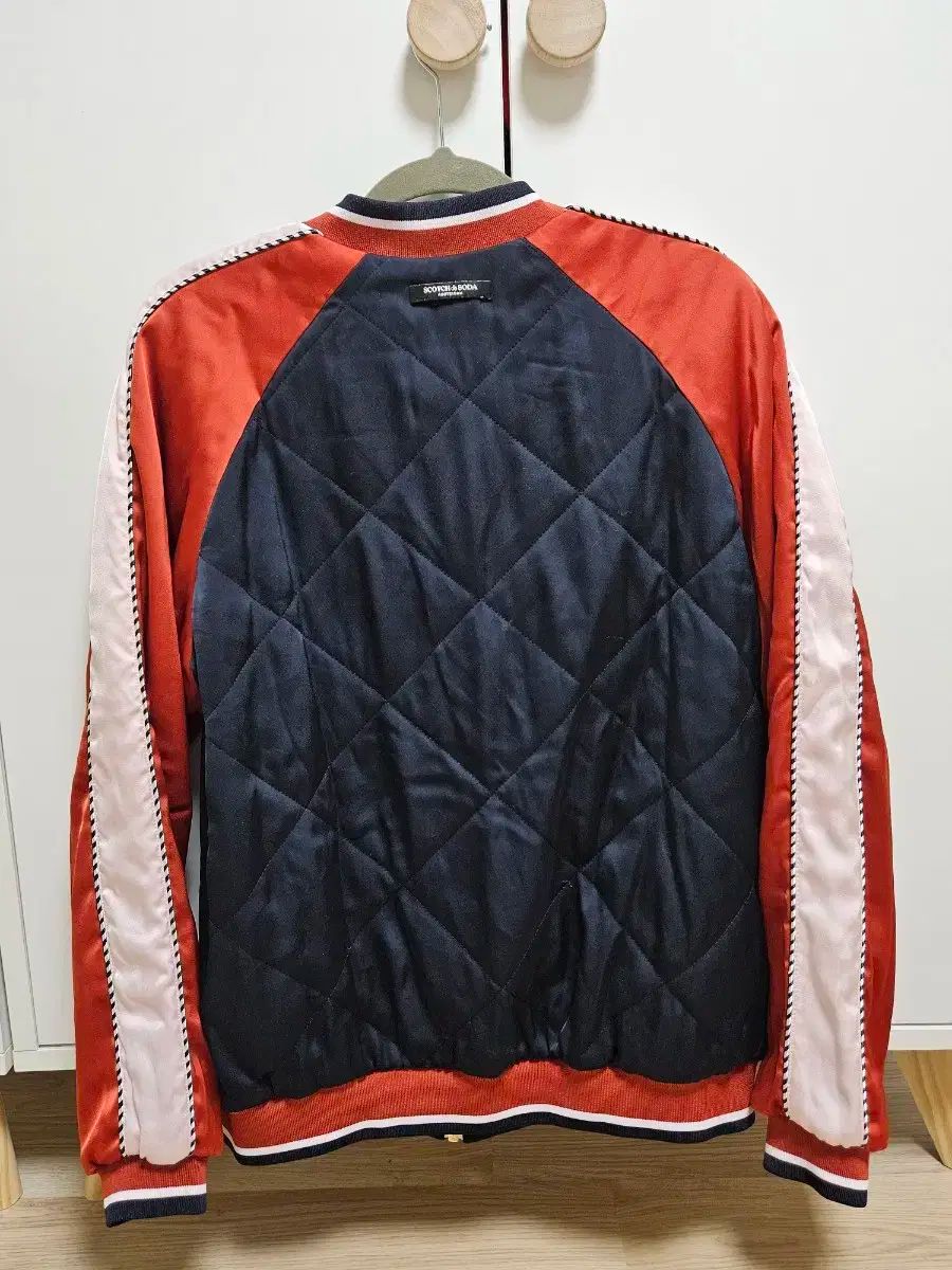 野球ジャンパー