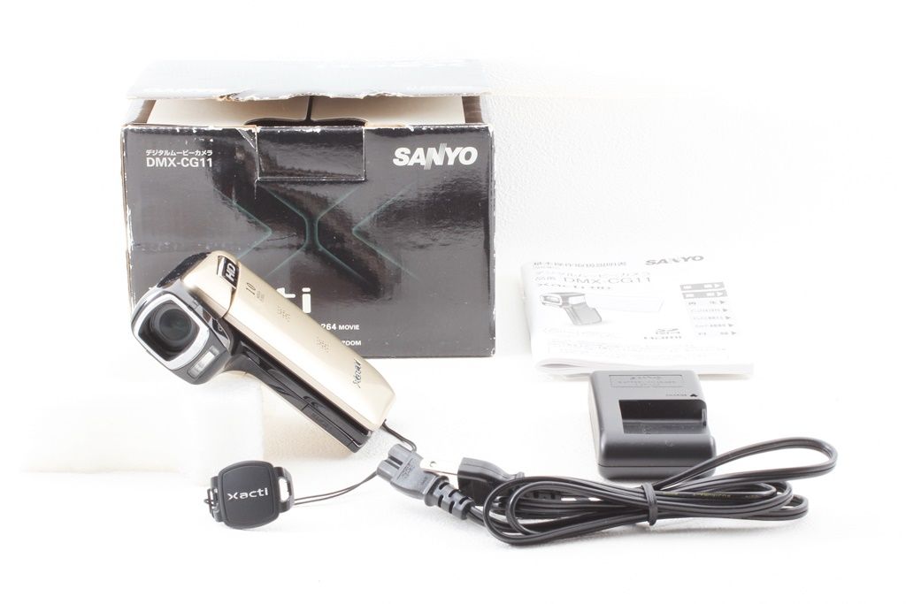 SANYO Xacti　DMX-CG11の出品です。 中古】SANYO 三洋電機 Xacti DMX-CG11 オレンジ デジタル