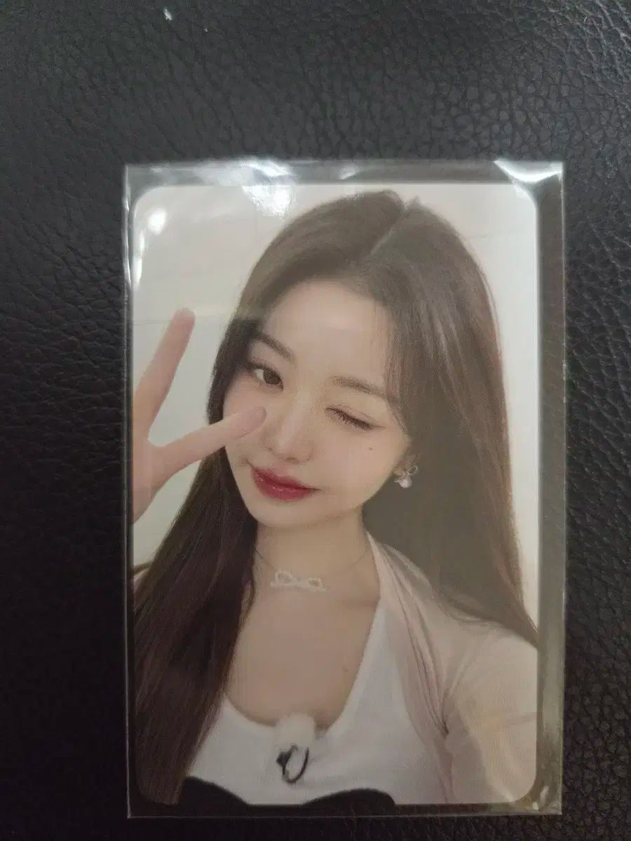 IVE ウォニョン minive ハグバッグ　wonyoung トレカ付き IVE ウォニョン minive ハグバッグ wonyoung トレカ付き（Amazon