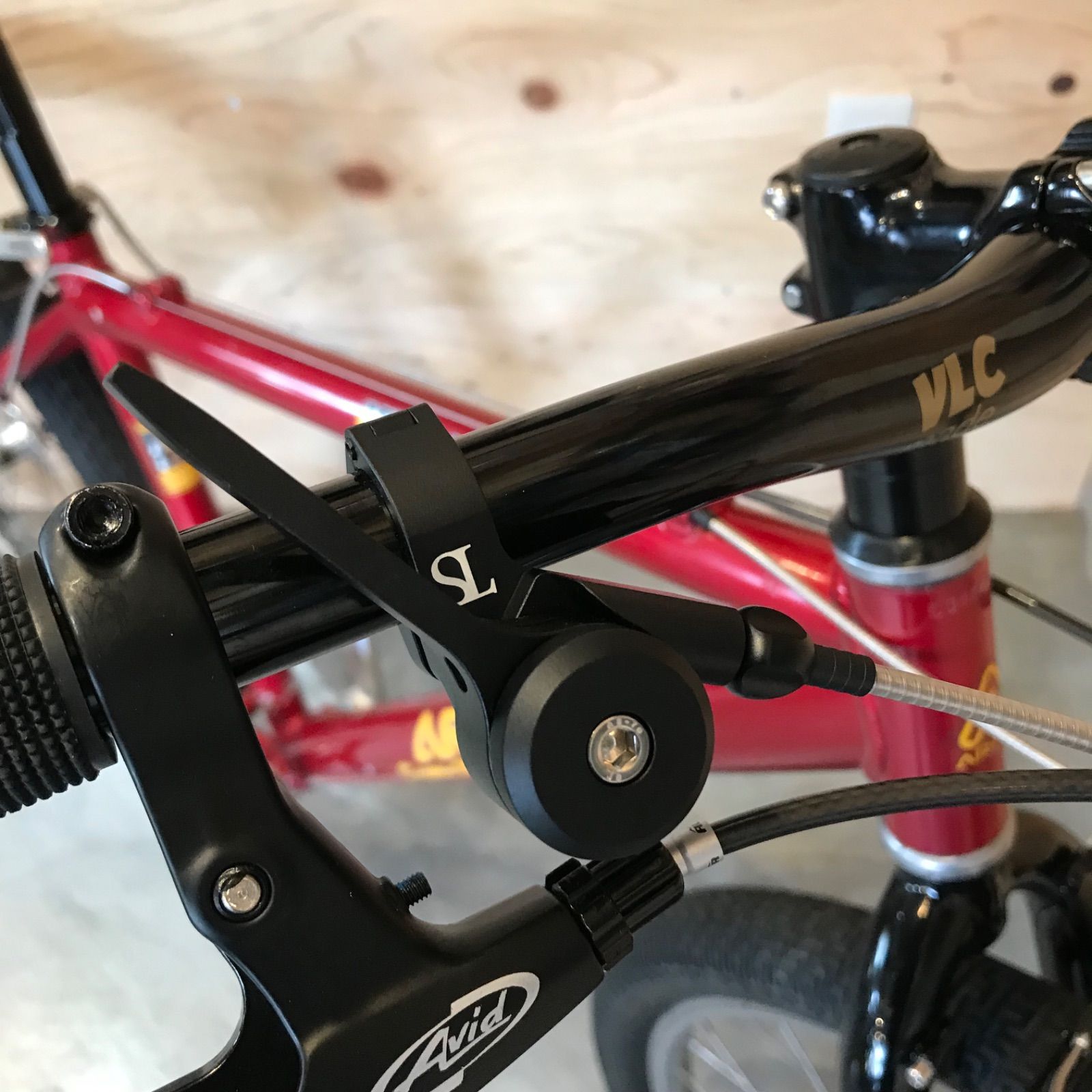 7000アルミフレーム SURLYフロントフォークでキャンプツーリングにもおすすめ