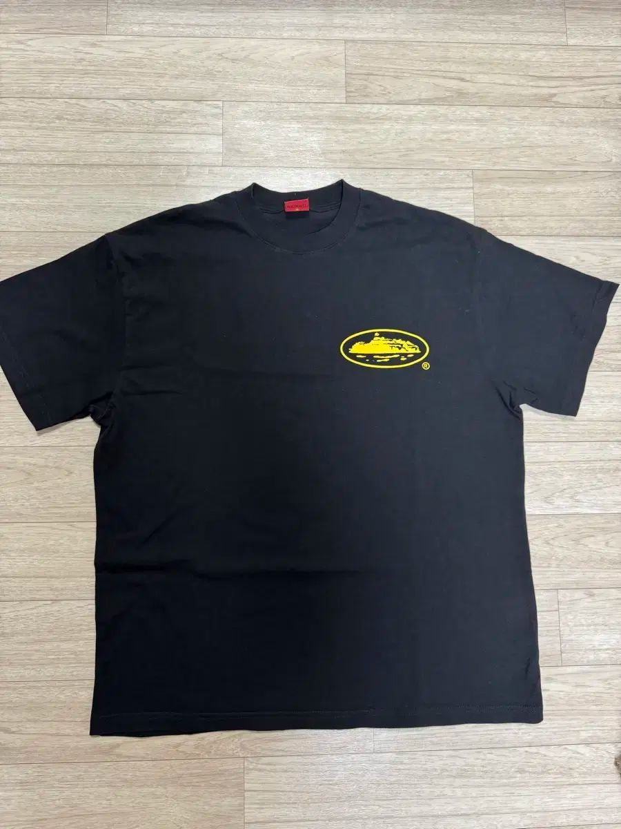 L.コーテイズ Island 半袖Tシャツ ブラック