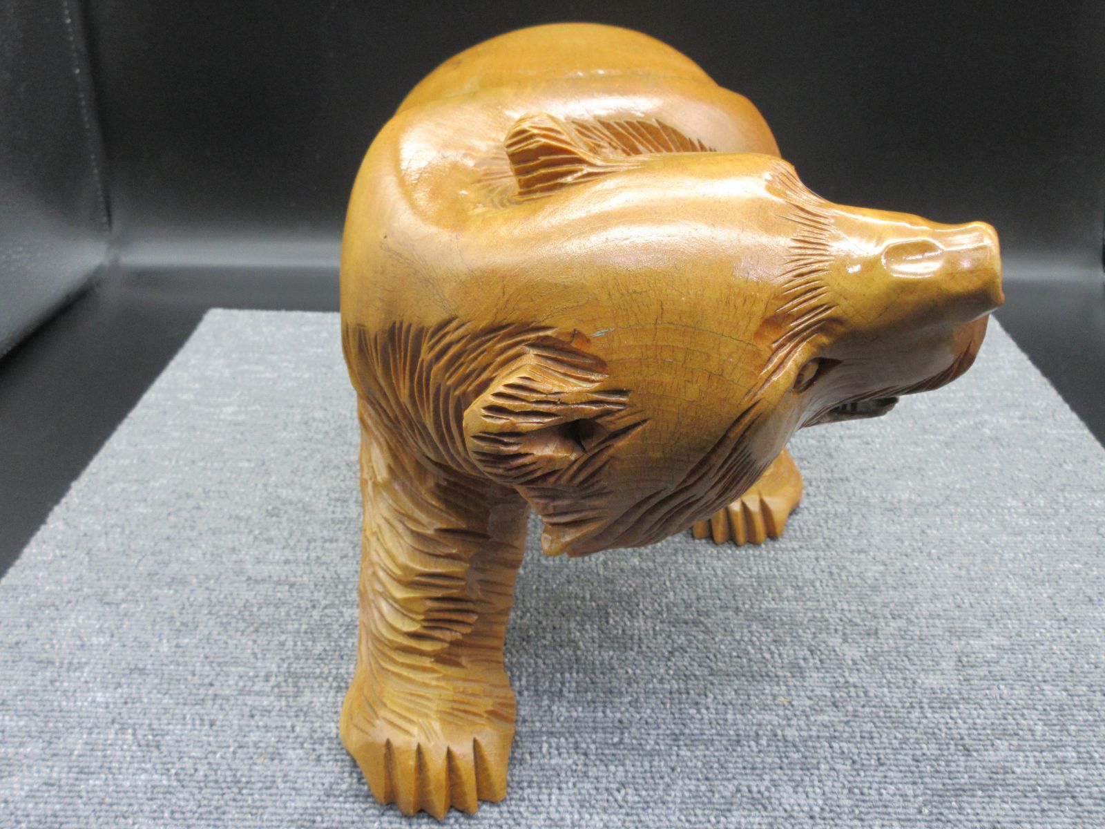 木彫り 熊 クマ くま 彫刻 光作 アンティーク 置物 (中) - メルカリ