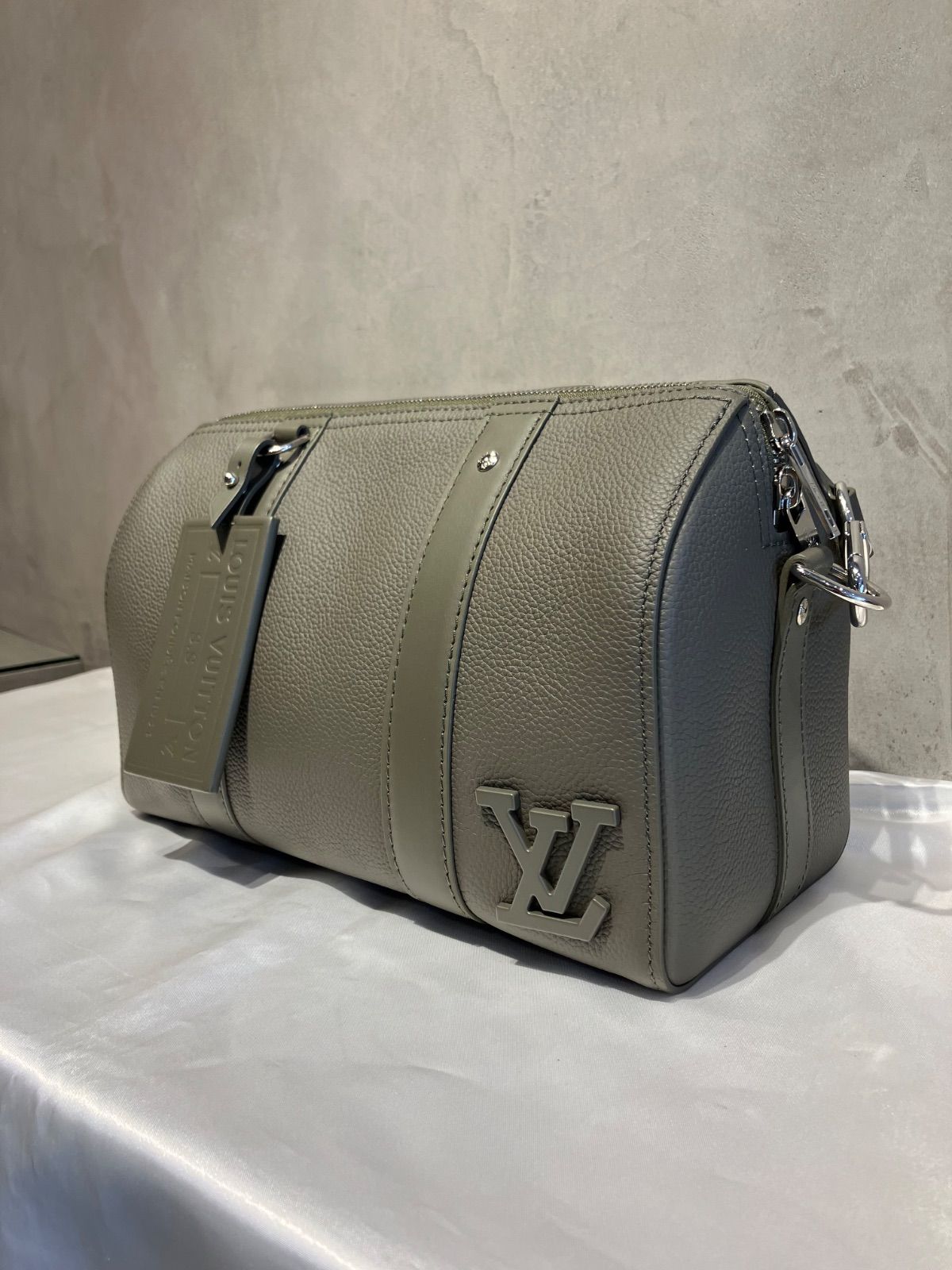 未入荷◆国内発送・関税込◆ルイヴィトン シティ・キーポル シティ・キーポル LV Aerogram｜ルイ・ヴィトン 公式サイト - M21437
