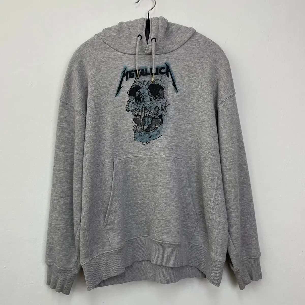 【雷市場（ポンジャン）商品韓国直送】 METALLICA(メタリカ) スカル グレー フード （ GU (コラボレーション商品)
