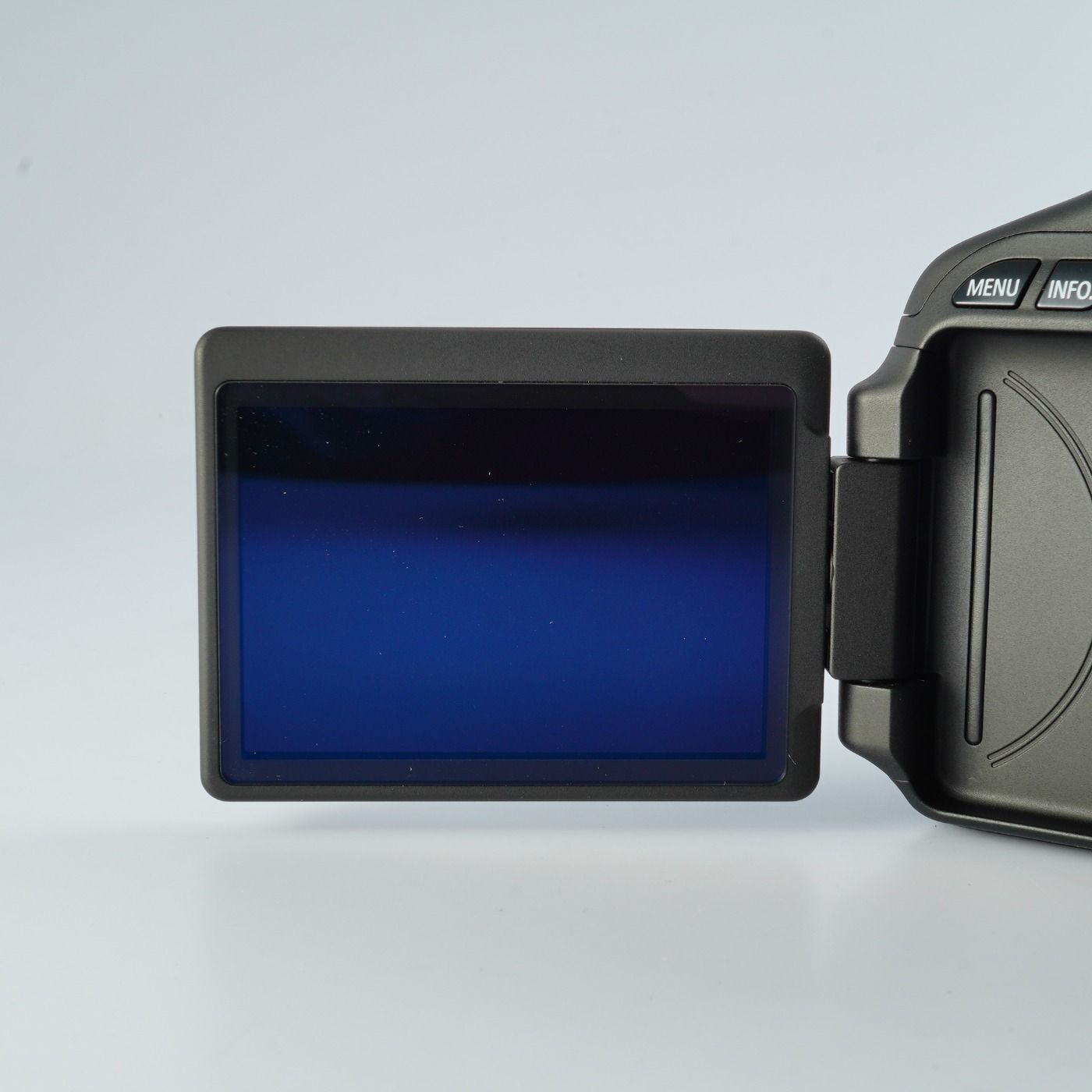 Canon キヤノン EOS Kiss X5 ( Rebel T3i ) + EF-S 18-55mm F/3.5-5.6