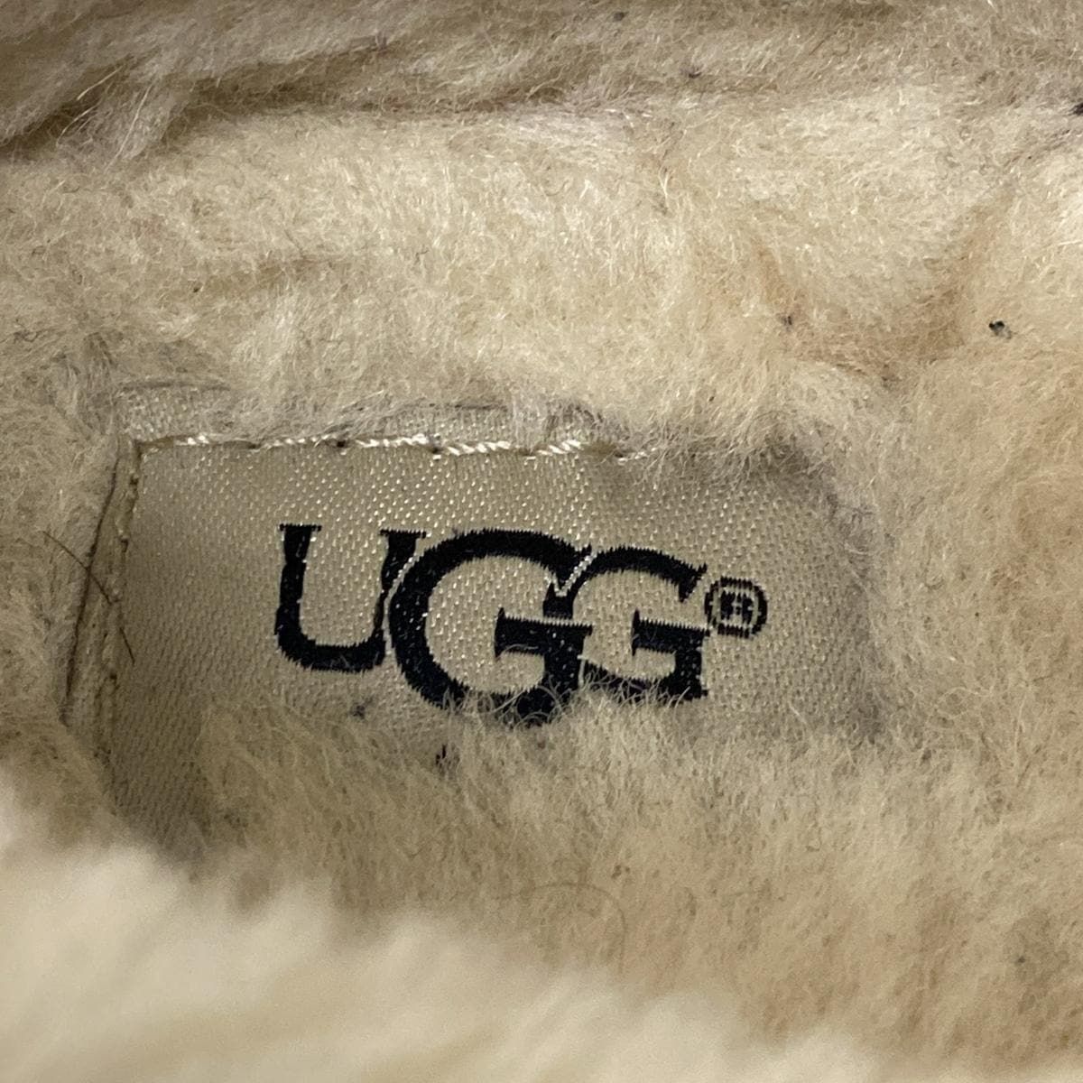 UGG(アグ) フラットシューズ レディース ダコタ 5612 黒×アイボリー ムートン