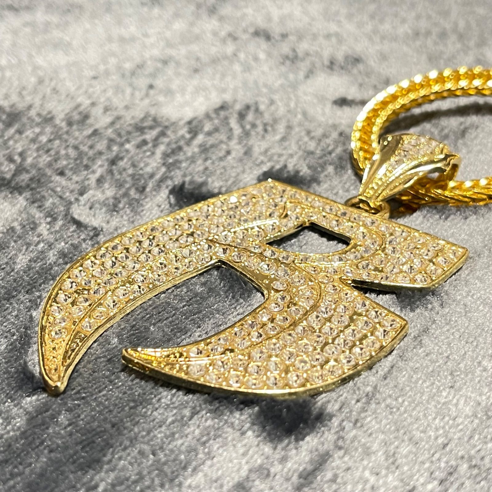 ラフシモンズ　シンボルR ゴールド ネックレス ラフシモンズ シンボルR ゴールド ネックレス - メルカリ