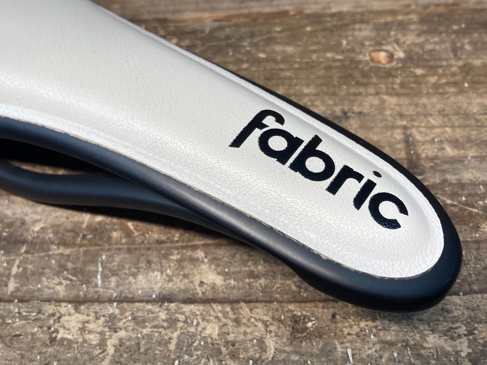 Fabric ファブリック ALM ULTIMATE サドル 未使用品 FABRIC SADDLE ALM
