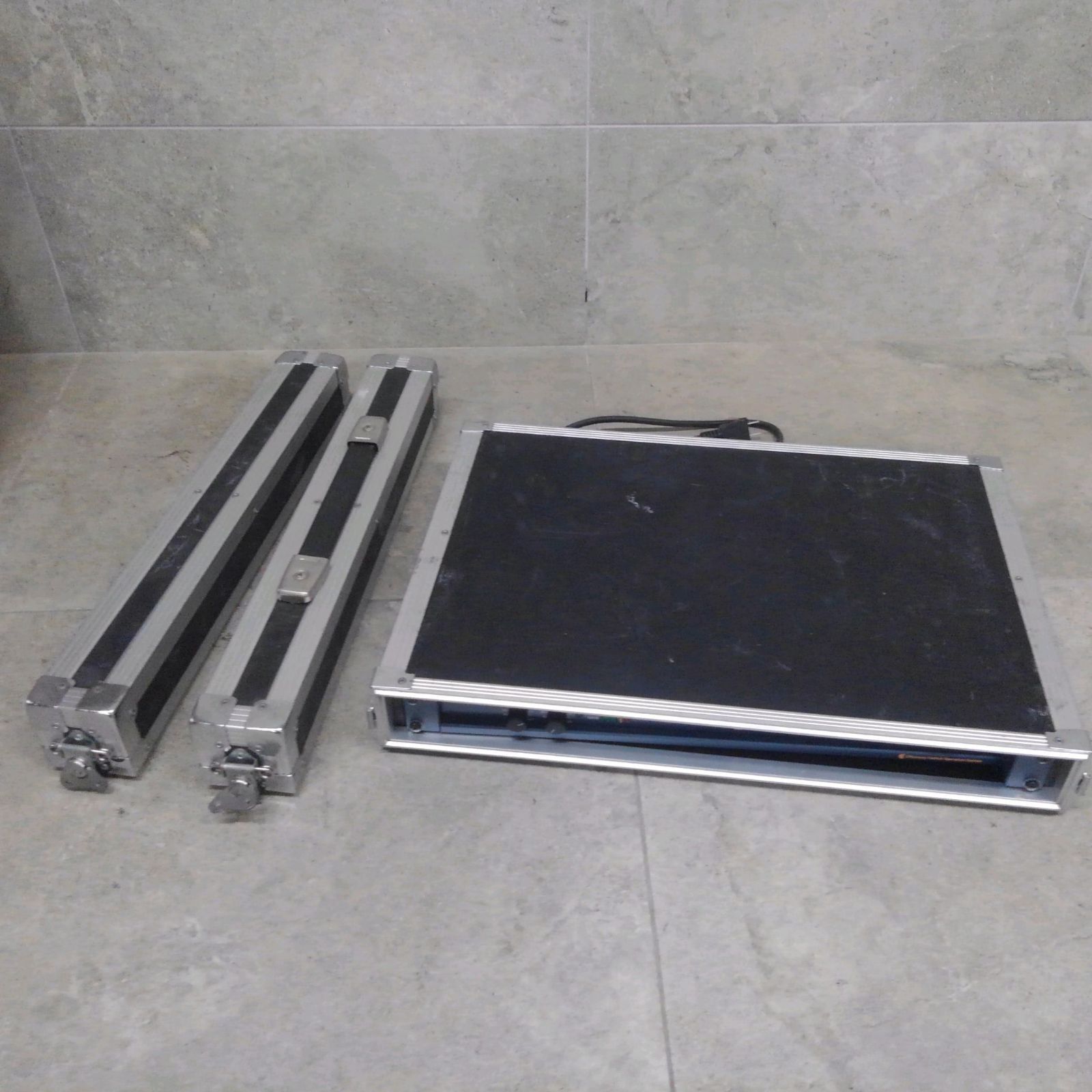 ローランド Roland 　SRA-200E パワーアンプ③ SRA 200 E - Roland SRA 200 E - Audiofanzine