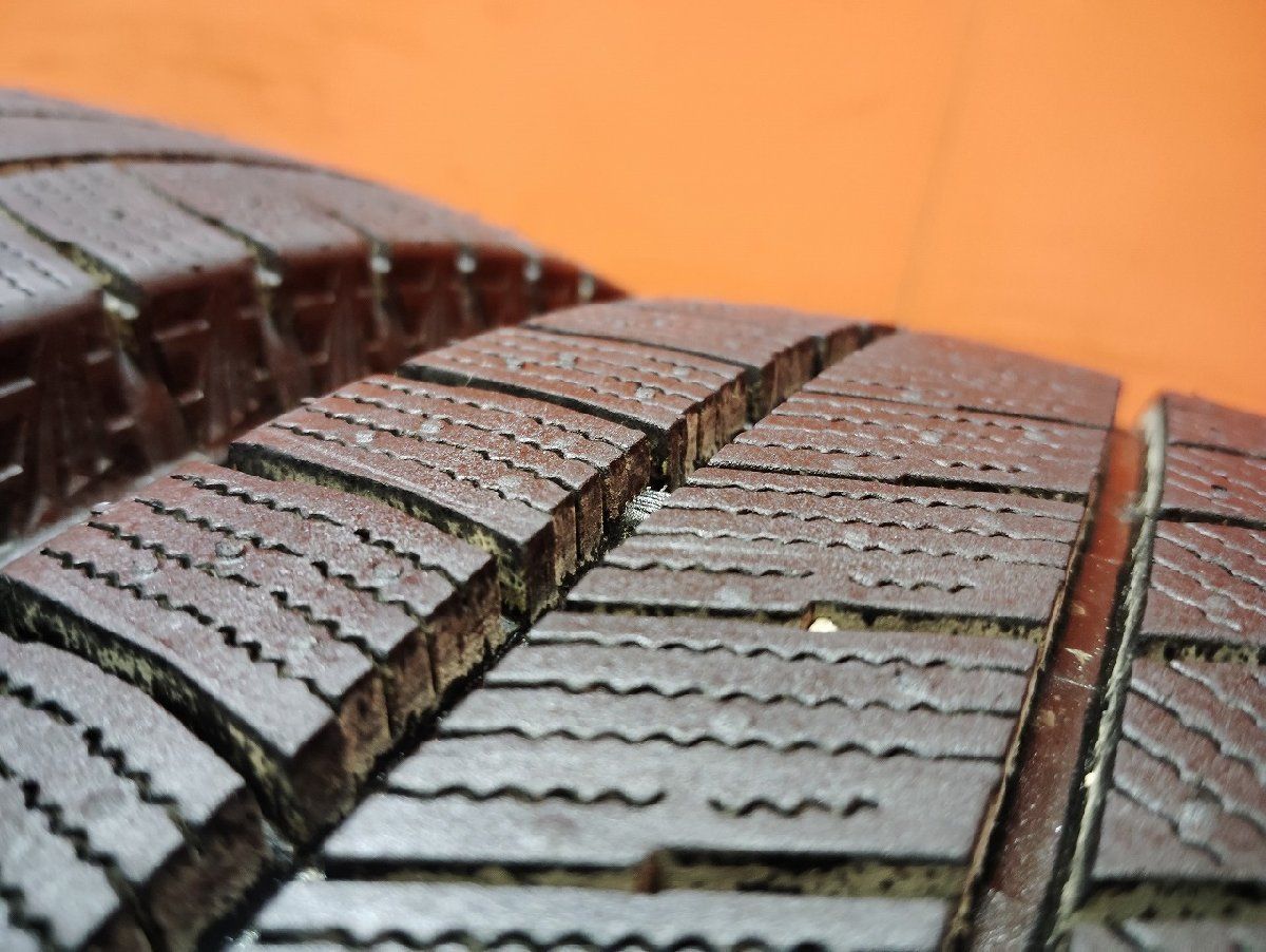 未走行に近い【BS BLIZZAK VRX3 205/60R16】スタッドレス 2022 トヨタ